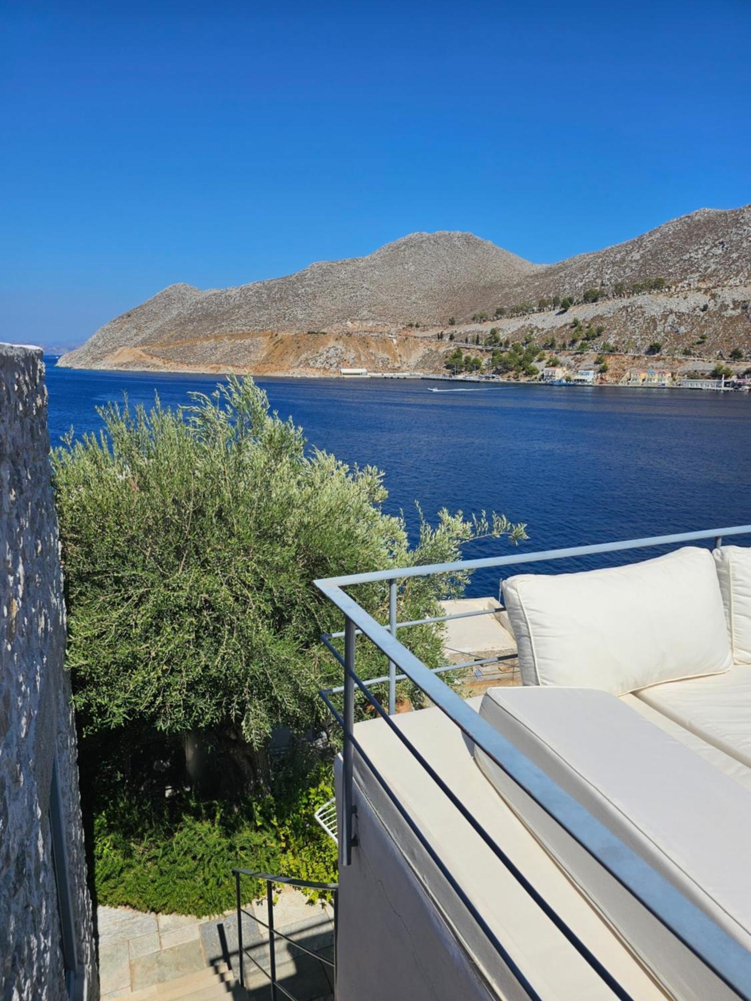 Bed and Breakfast The Anchor House Symi Exterior foto
