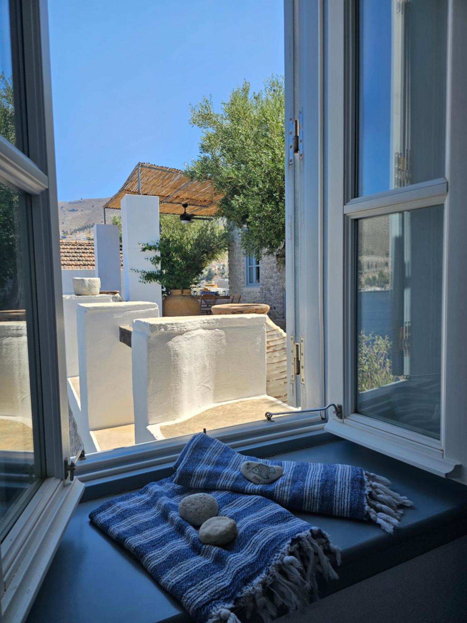 Bed and Breakfast The Anchor House Symi Exterior foto